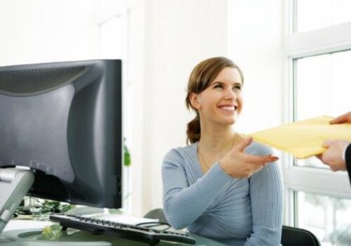 iStock_000003177716-Receptionist-small.jpg